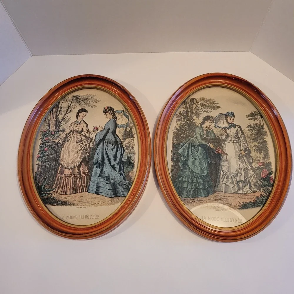 VTG LA MODE ILLUSTRE Victorian Ladies In Garden Wooden Oval Picture Frames